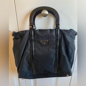 Prada Crossbody in Nero - Tess+Spazzolat